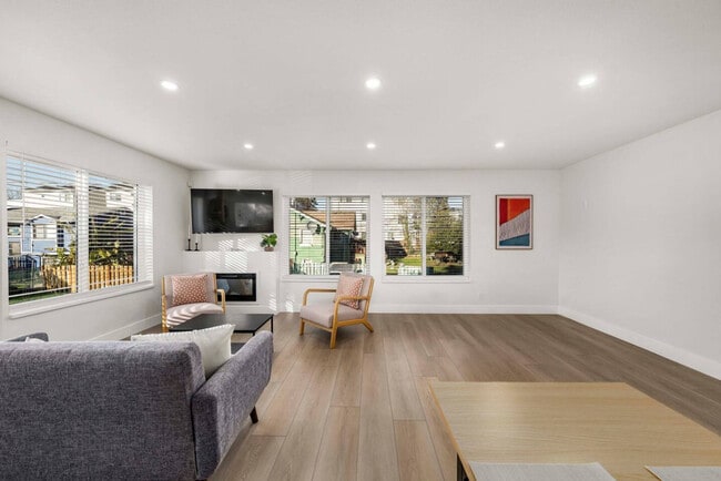 Building Photo - 7719 Renton Ave S