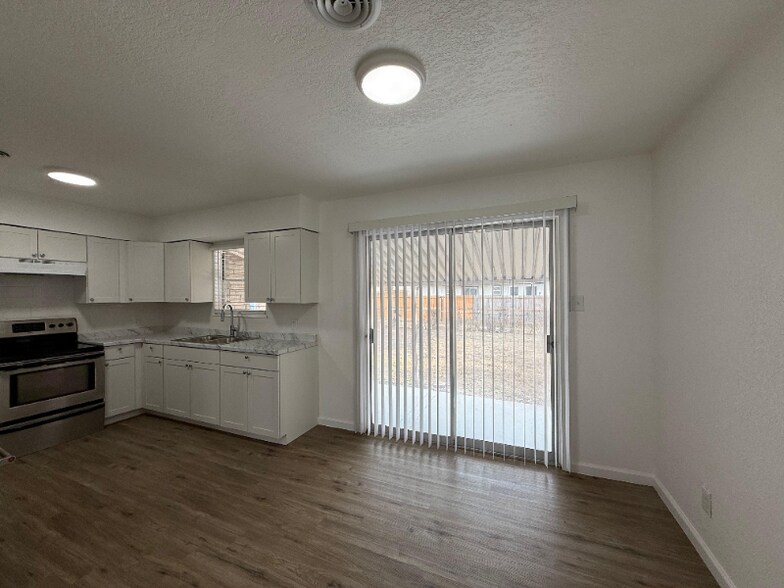 Building Photo - 4410 Moana Dr