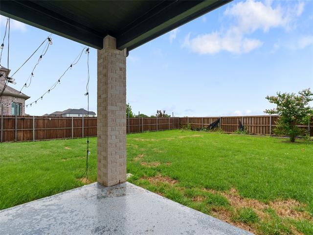 Building Photo - 2333 Willow Garden Dr