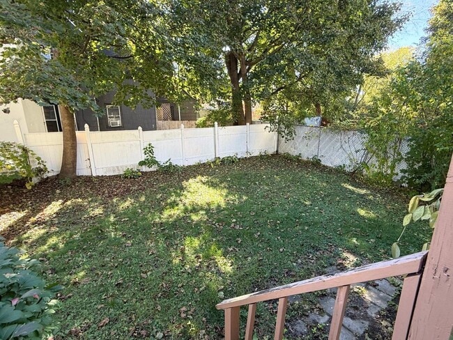 Building Photo - 53 Thorp St