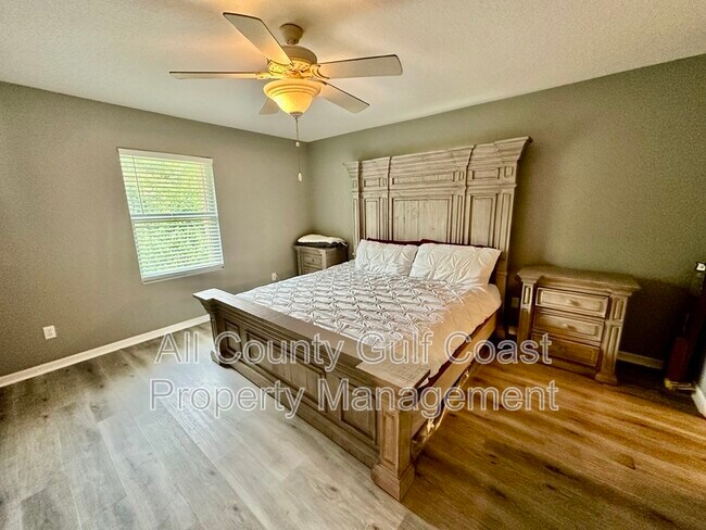 Building Photo - 105 2nd Ave E