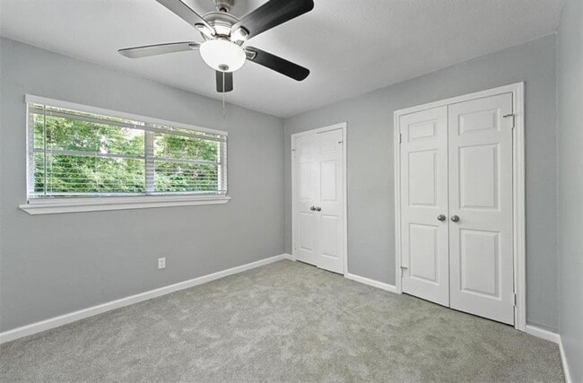 Building Photo - 405 Kelly Ln