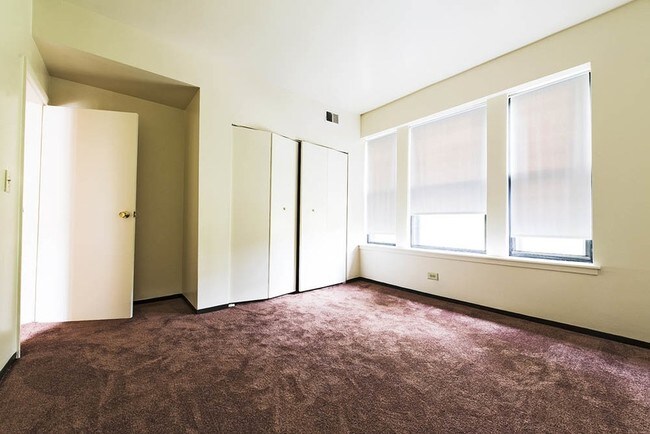 Interior Photo - 5047 S Champlain