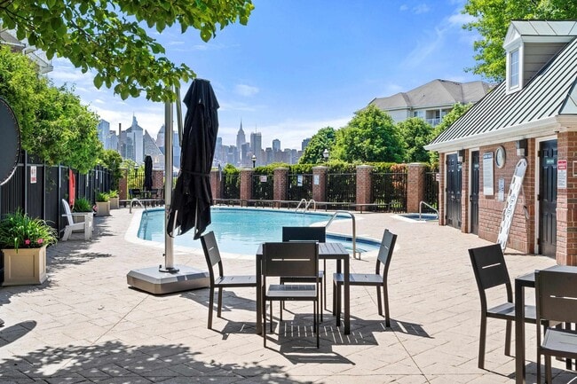 Building Photo - 500 Fulton Ct