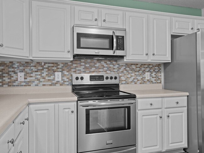Building Photo - 305 Appaloosa Ct