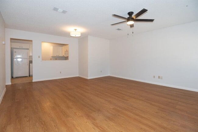 Building Photo - 608 Old Manchaca Rd