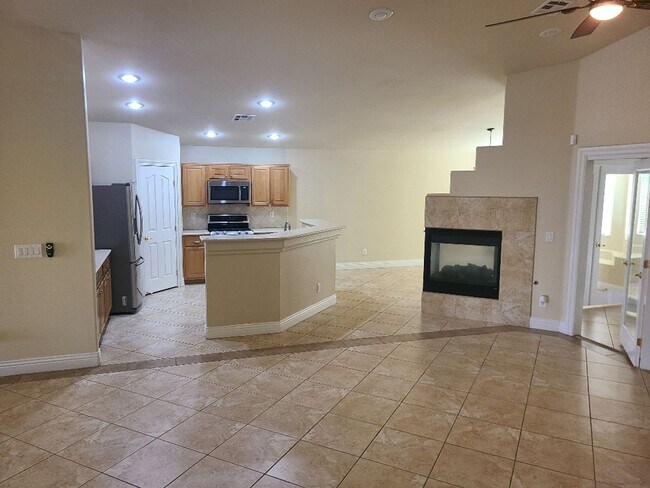 Building Photo - Amish #2