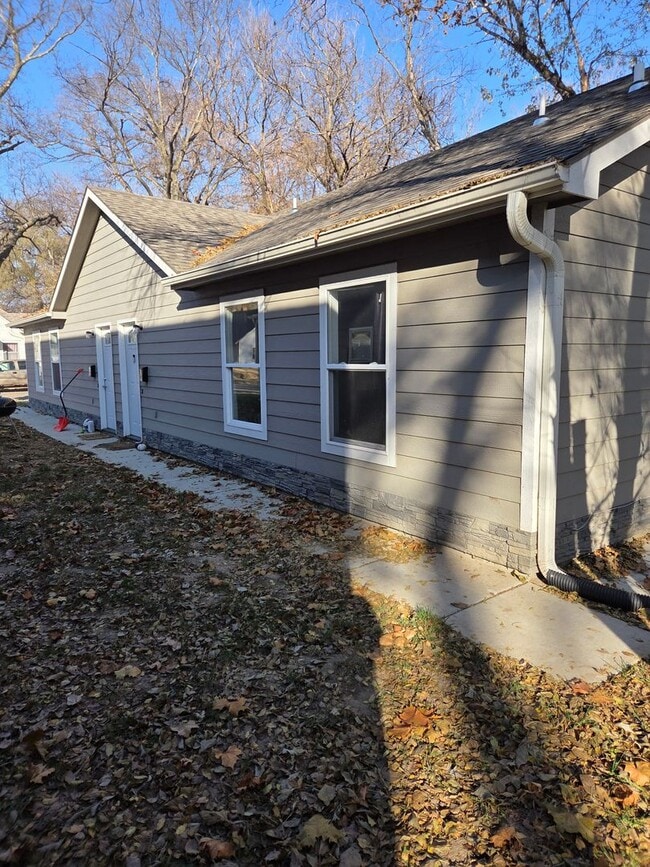 Building Photo - Italian Estates Property Management