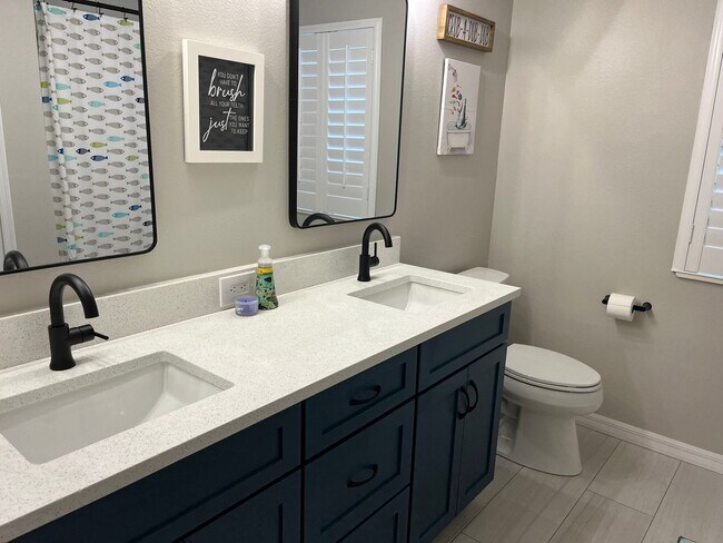Building Photo - 5 Bedroom 3 Bath Lake Nona Santuary Availa...