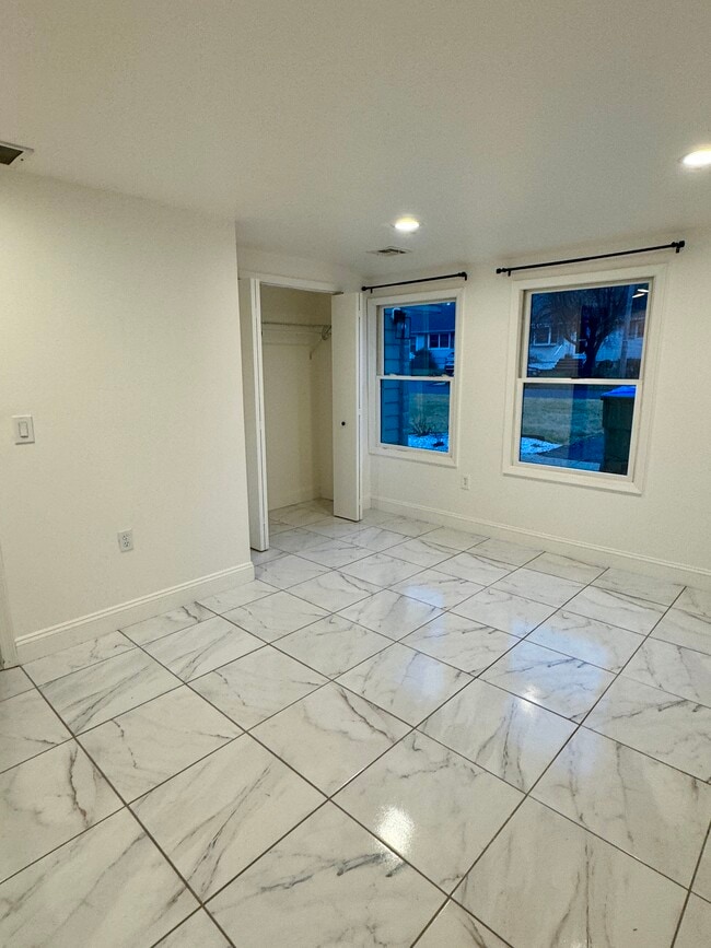 Bedroom 4A - 63 Elliot Pl