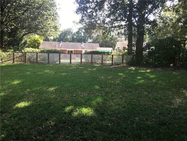 Building Photo - 5517 Richmond Rd
