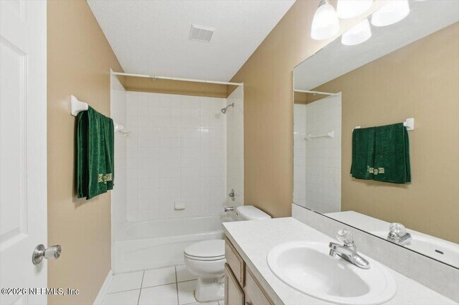 Building Photo - 708 Sharon Ct