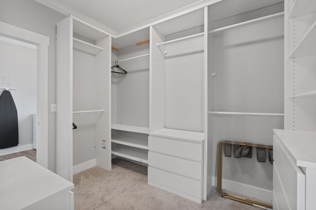 Building Photo - 213 Winchester St