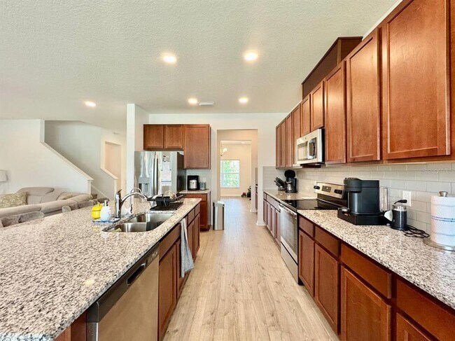 Building Photo - 5732 Newberry Pnes Ave