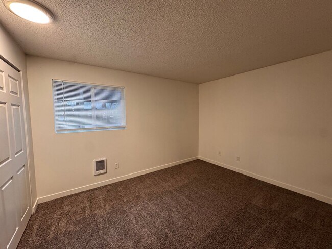 Building Photo - DESIRABLE MILLWOOD NEIGHBORHOOD ON TREE LINED STREET