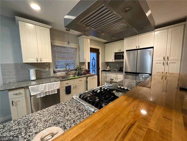 Building Photo - 1436 Selby Ave