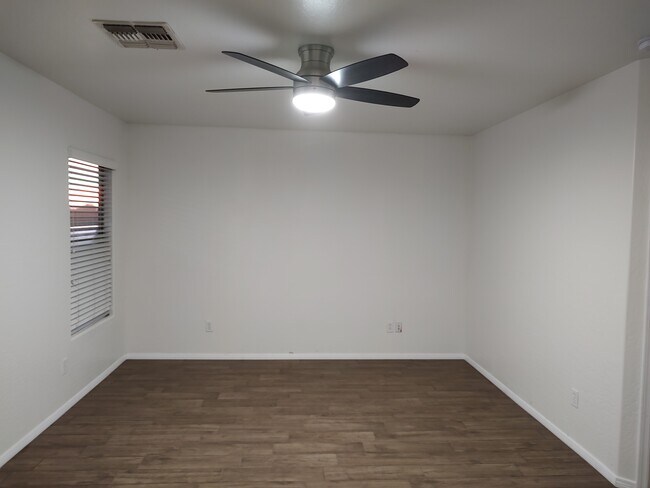 Building Photo - 3581 E Desert Moon Trl