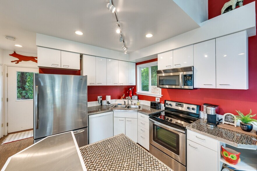 Building Photo - 35831 N Cedar Is