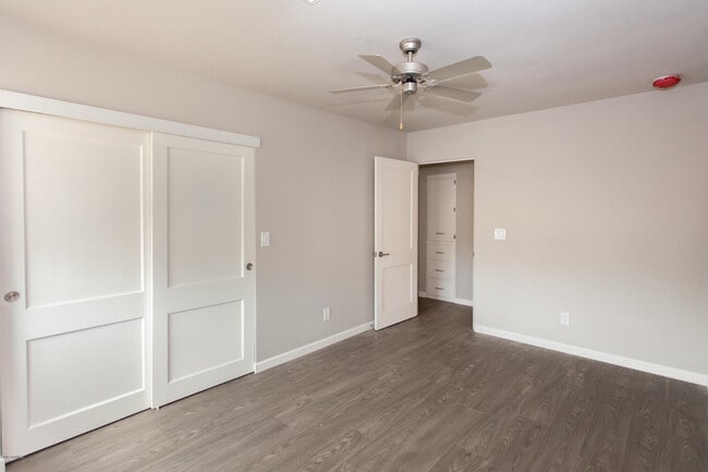 Building Photo - 2545 E Turney Ave