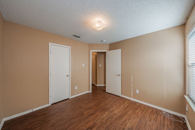 Building Photo - Spacious single story in Parks of Deer Creek