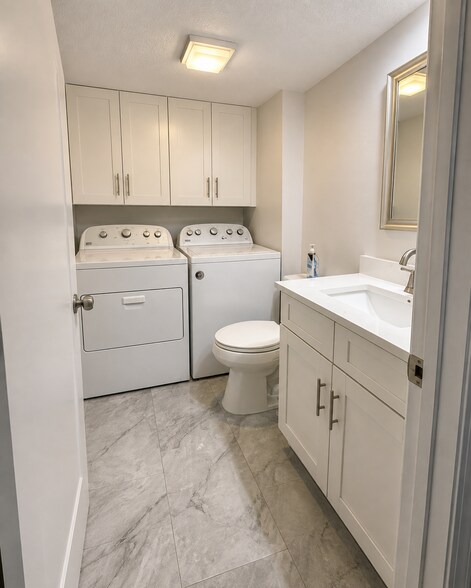 Building Photo - 1801 18th Way