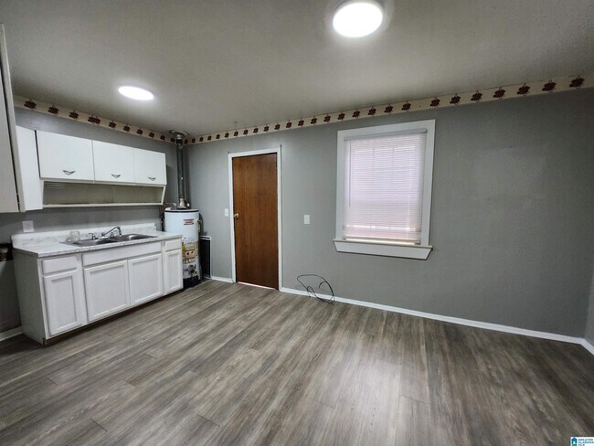 Building Photo - 3510 Avenue C