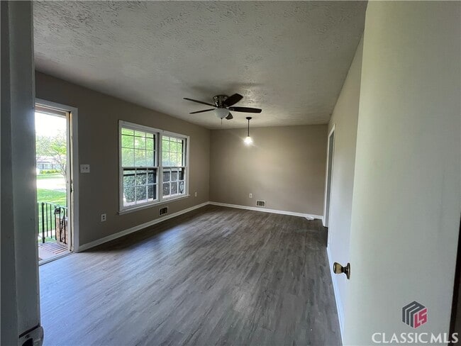 Building Photo - 510 Vincent Dr