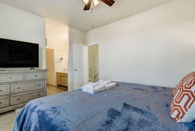 Building Photo - Charming 3BR Condo in Fountain