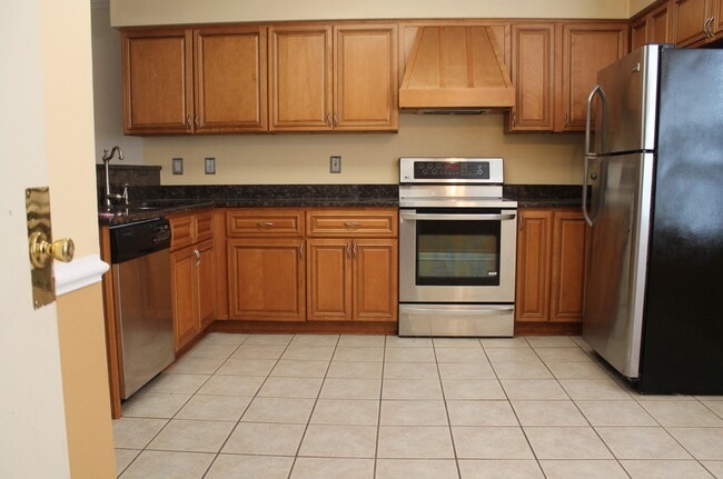 Building Photo - Adorable 3-Bedroom Ranch w/Community Pool,...