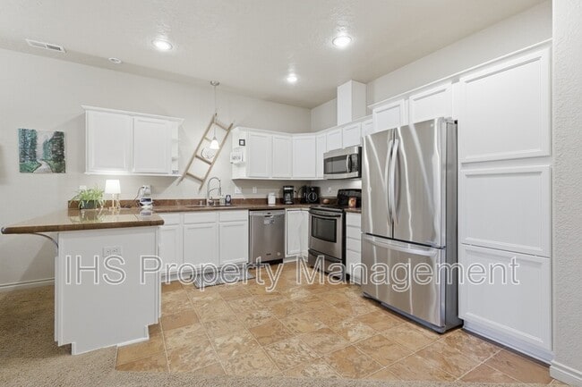 Building Photo - 9417 Vincenzo Dr