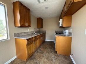 Building Photo - Two Bedroom One Bathroom Apartment in San Bernardino