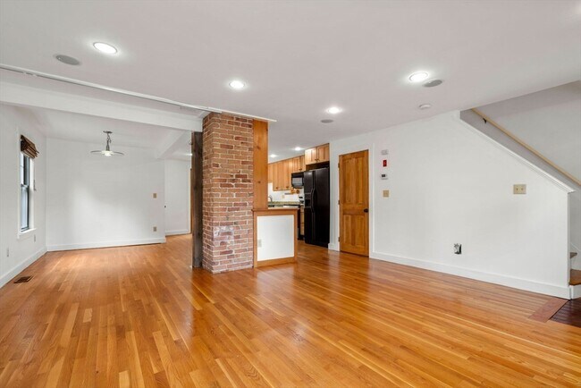 Building Photo - 35 Merrimac St
