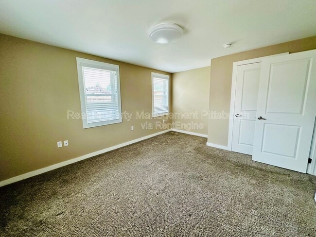 Building Photo - 190 49th St