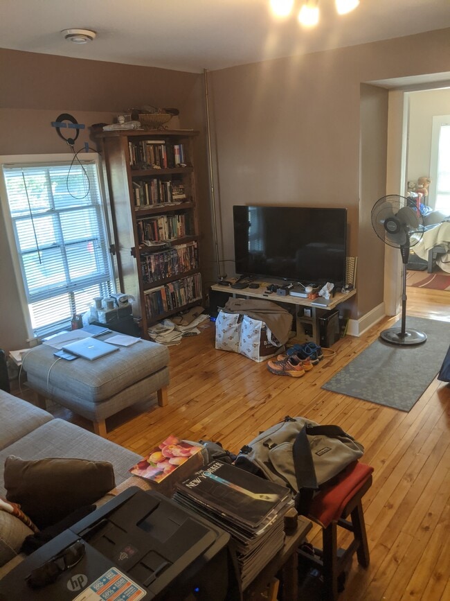 Building Photo - 2303 Pierce St NE