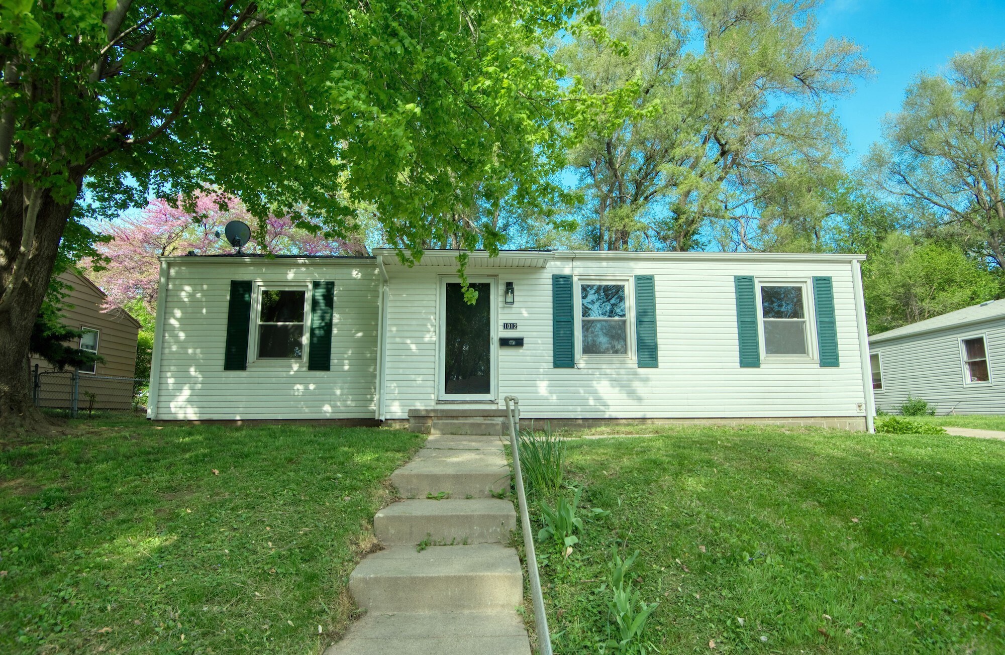 Exterior - 1012 N 77th Ave