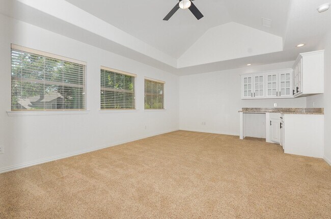Building Photo - 2295 Sandy Creek Dr