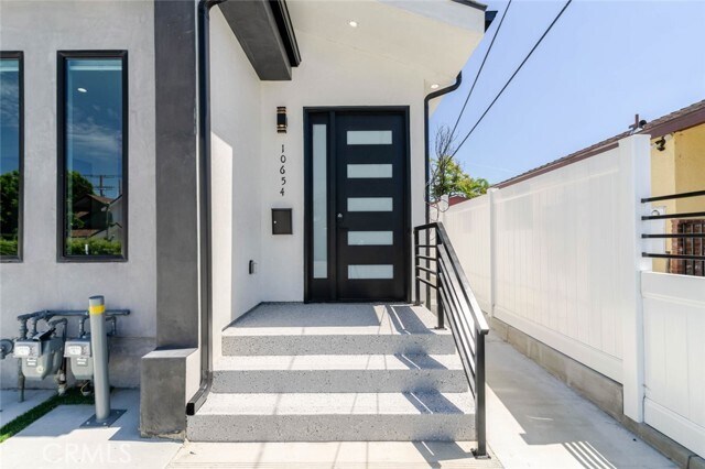 Building Photo - 10654 Nassau Ave