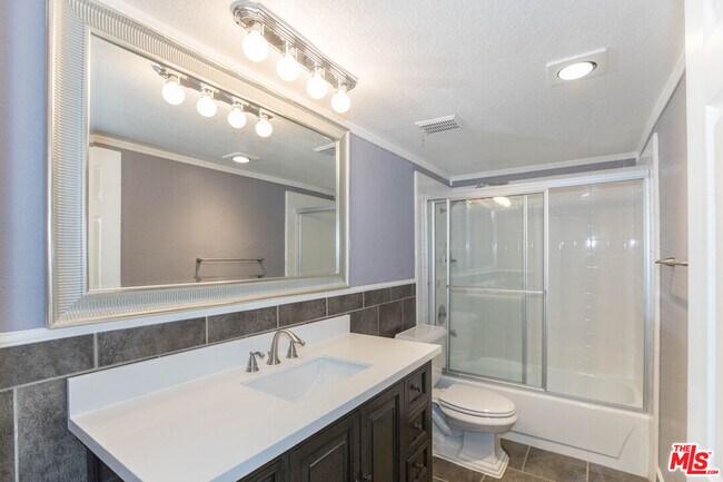 Building Photo - 4355 Ventura Canyon Ave