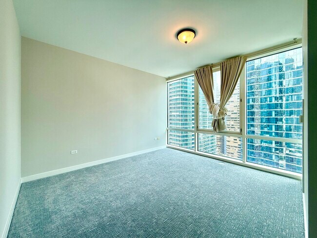 Building Photo - 505 N McClurg Ct