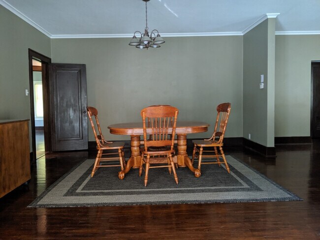 Building Photo - 1612 S Olive