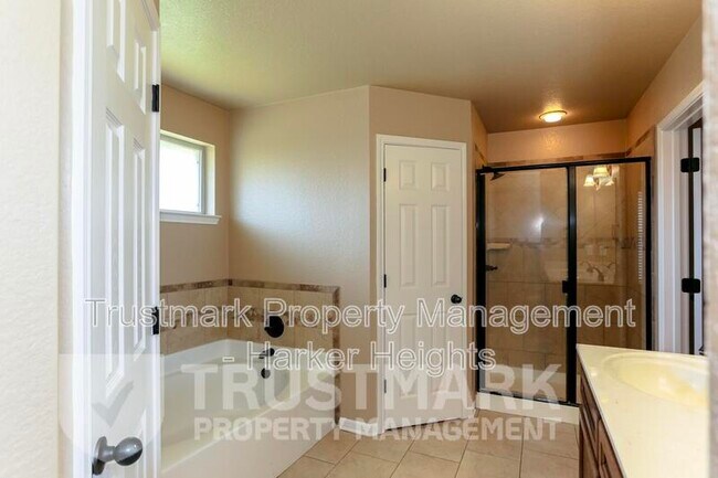 Building Photo - 200 W Little Dipper Dr