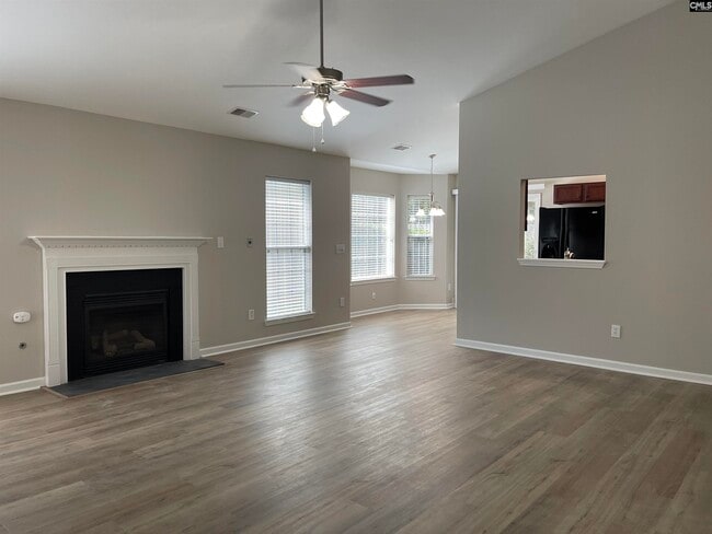 Building Photo - 1027 Glencroft Dr