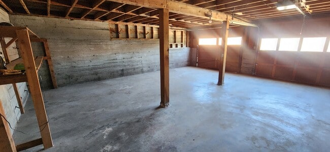 Building Photo - 1220 Cannon St