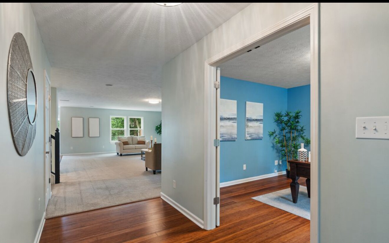 Building Photo - 11763 Igneous Dr