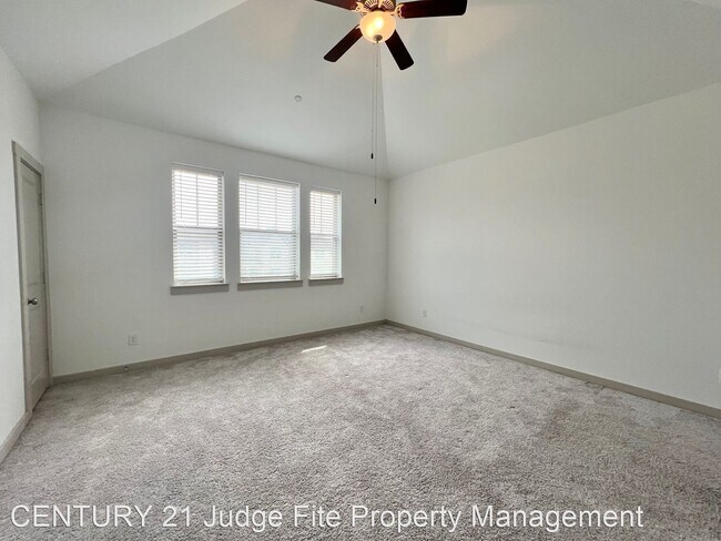 Building Photo - 3 br, 2.5 bath House - 6565 Iron Horse Bou...