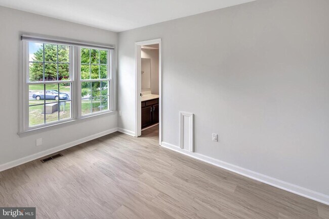 Building Photo - 12867 Mill House Ct
