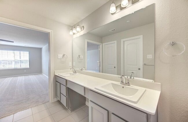 Building Photo - 8006 Scanlan Trce