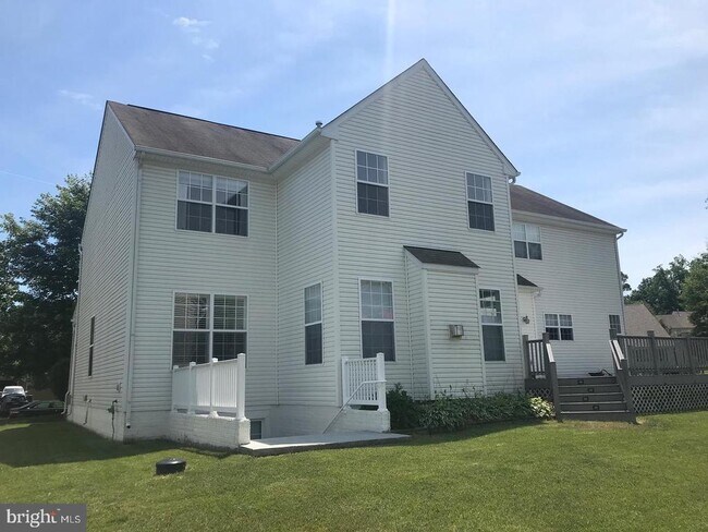 Building Photo - 9 St Claires Ct