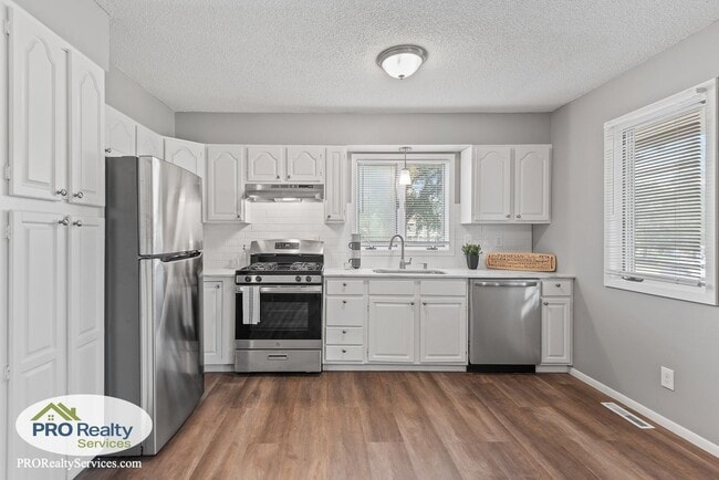 Building Photo - 5 Bedroom Home in Crystal