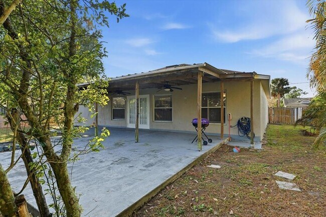 Building Photo - 1158 Perpignan Ct